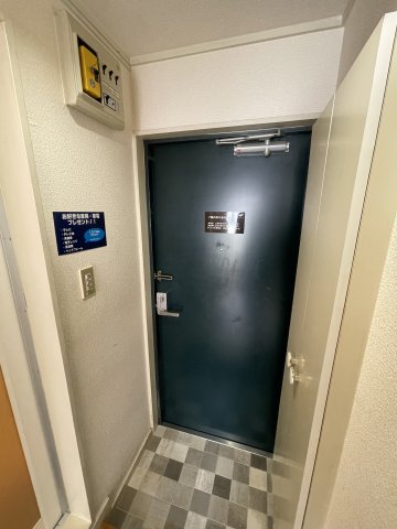 プララT＆H206号室 玄関
