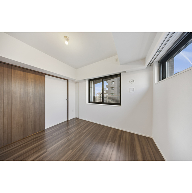 ザ・パークハウス小石川春日 洋室5.4帖　2025年11月撮影