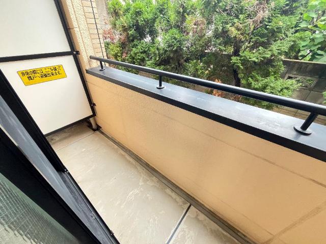 Ｂｒｉｌｌａｒ（ブリジャール）105号室 ベランダ