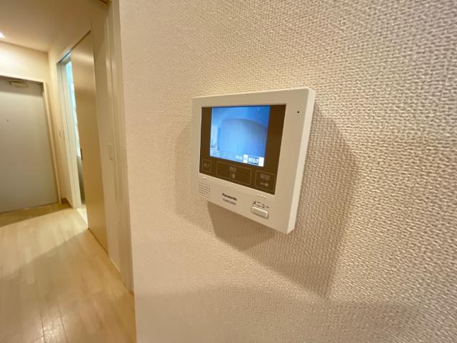 ウィズダム102号室 カメラ付インターホン