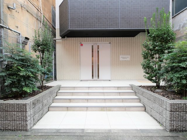 PREMIUM CUBE 関内 外観