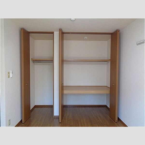 ヒルサイドコート　壱番館 収納