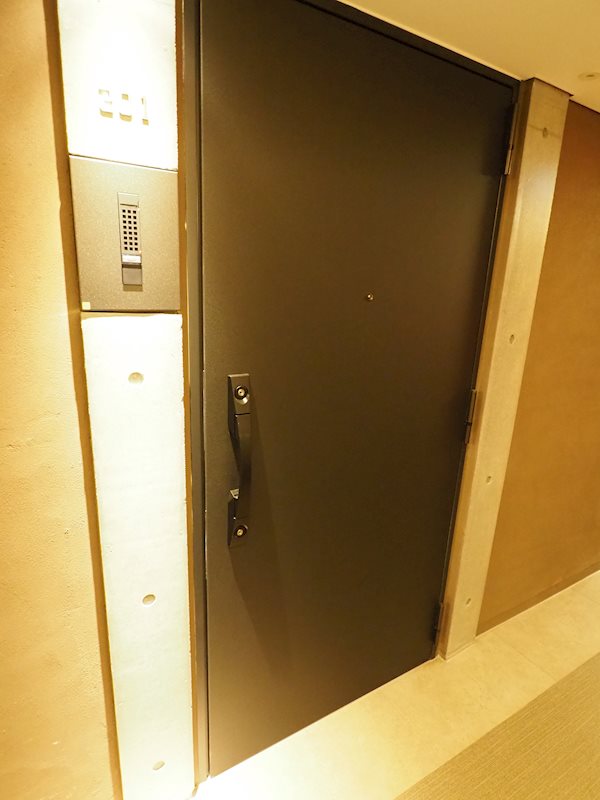 クレヴィアリグゼ日暮里根岸2階 玄関