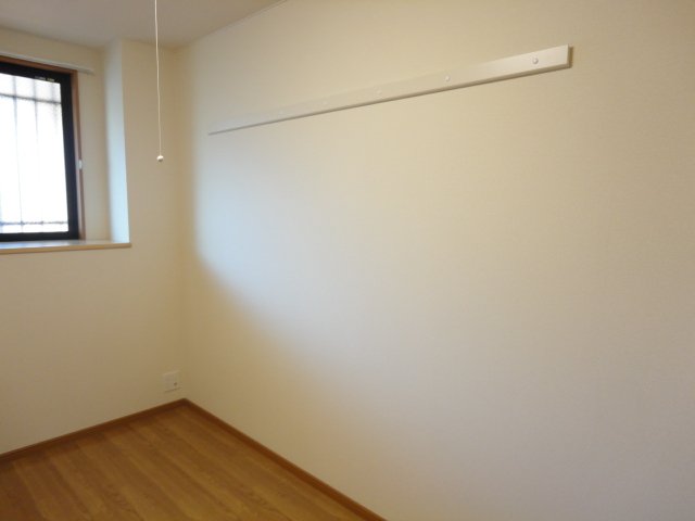 ＴＩＡＲＡ（ティアラ）306号室 ハンガーモール（壁掛）