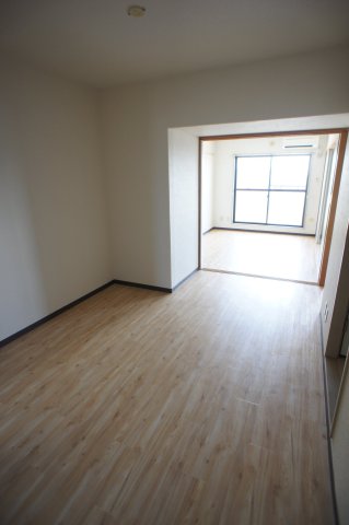 カサグランデ0209号室 ゆったりとした居間です