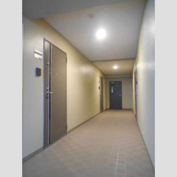 エントピアパレス803号室 共用部室内廊下で安心