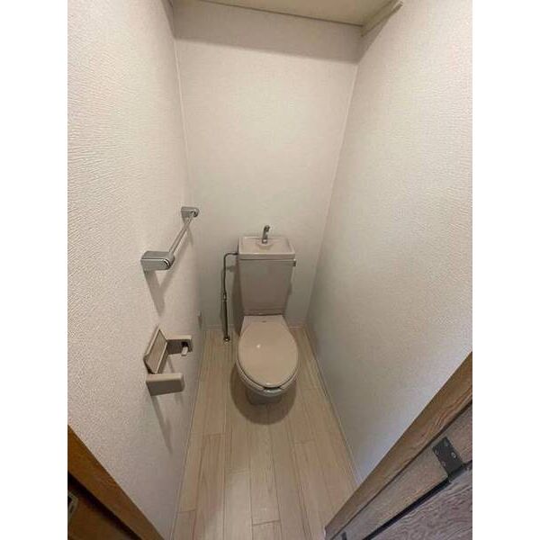 メゾン・ド・ヴィレ高円寺 トイレ