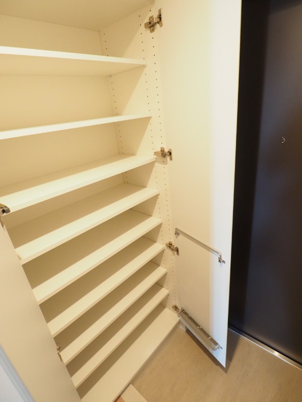 ドゥーエ王子神谷 収納