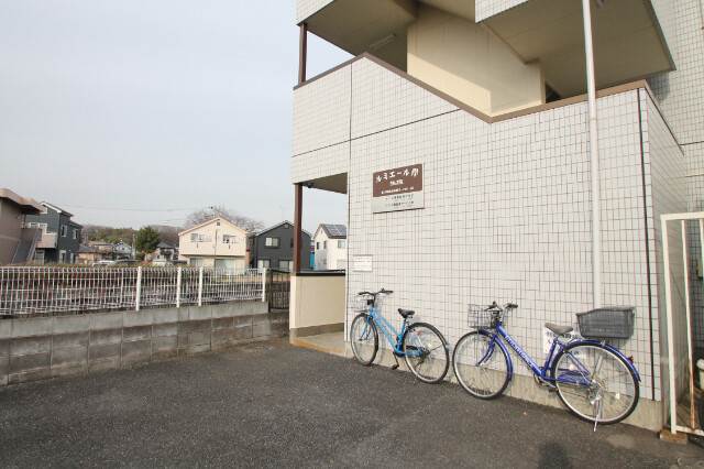 ルミエール　岸 エントランス！