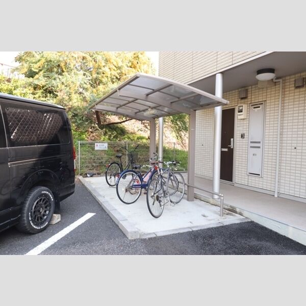 アルテール101号室 駐輪場