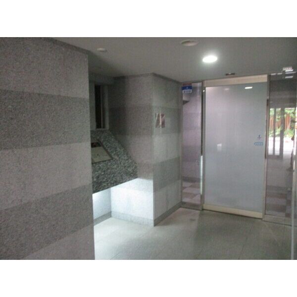 ロアール豪徳寺206号室 エントランス