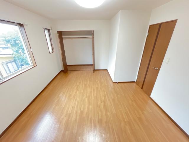 グリューネ　ハウス 洋室