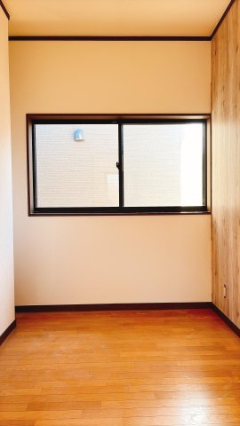 TKハウス西浦和 ２階洋室