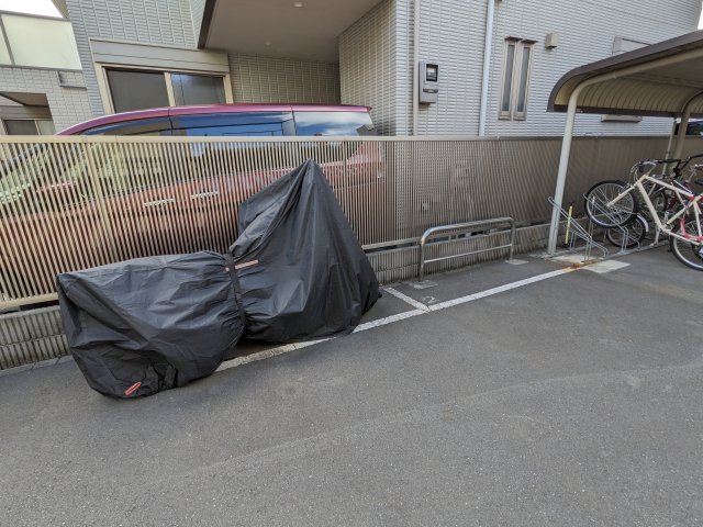 ルポール北加瀬312号室 駐車場