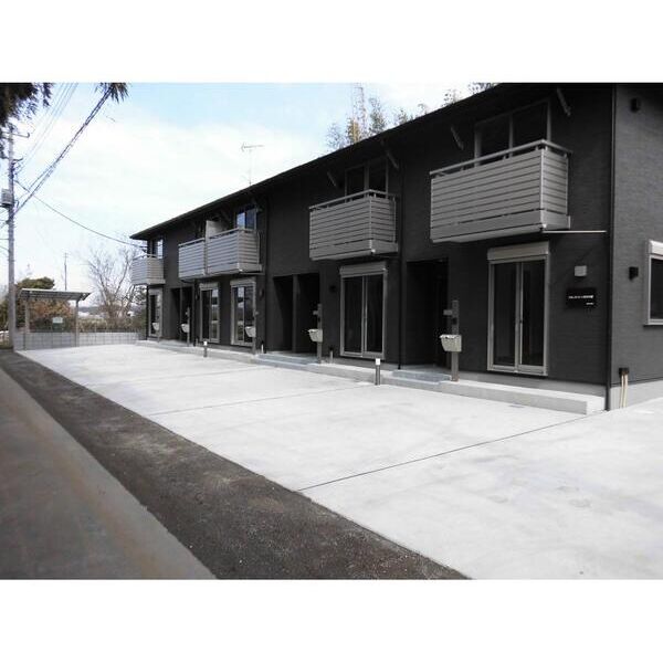 フォレストコート所沢中富 駐車場