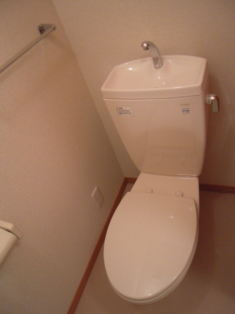 ソフィアⅡ0102号室 トイレ