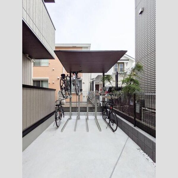 D-アリビオ101号室 駐輪場