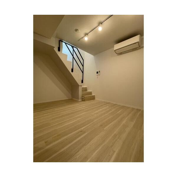 VISTA　MAGOME102号室 リビング