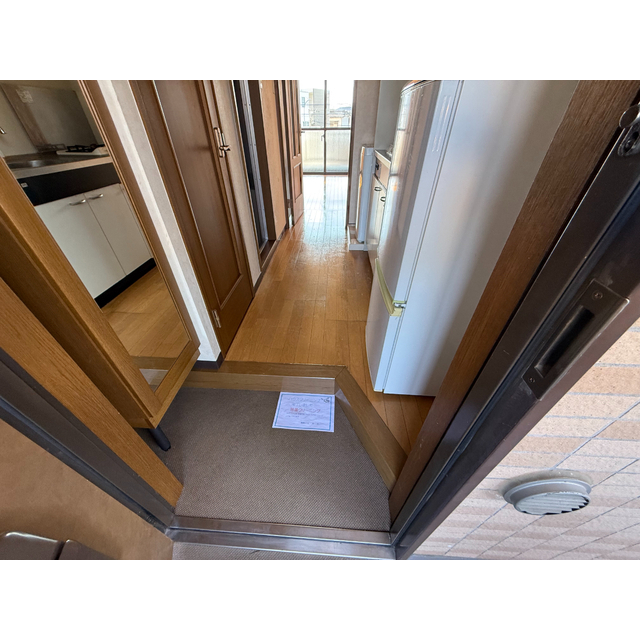 エトワールチヒロ203号室 玄関