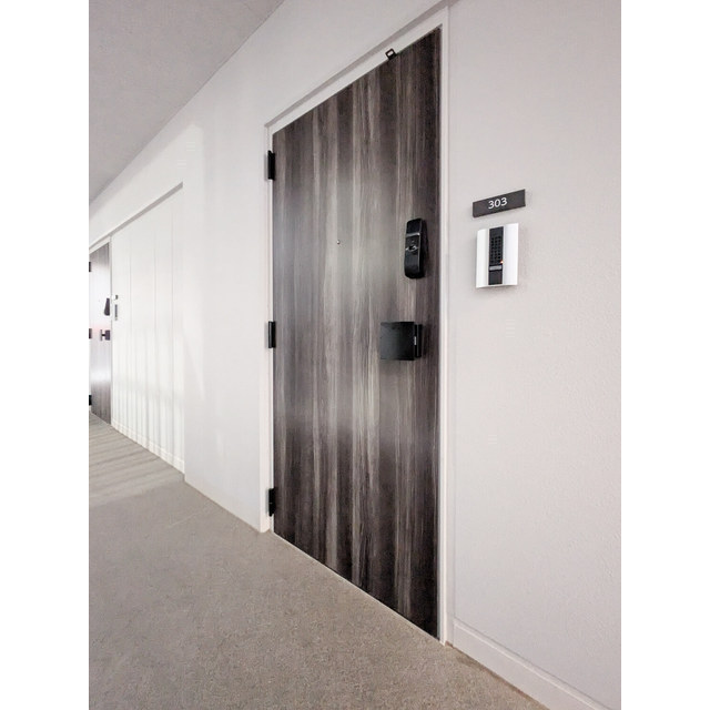 コスモグラシア内神田 玄関