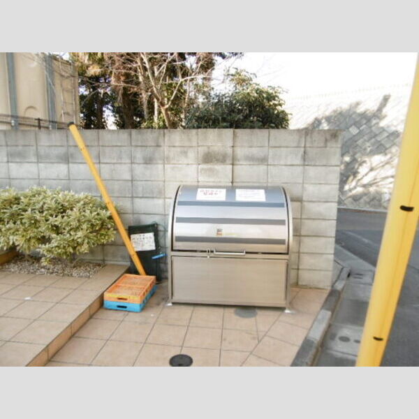 ソワーニュ 敷地内ゴミBOX