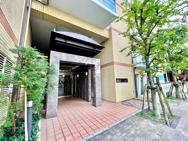 レジディア六本木檜町公園1階 エントランス