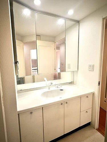 パークコリーナ上大岡アジュールコート 独立洗面台　※2026年2月撮影