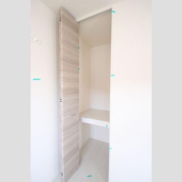 ラマージュ　Ⅹ 201収納