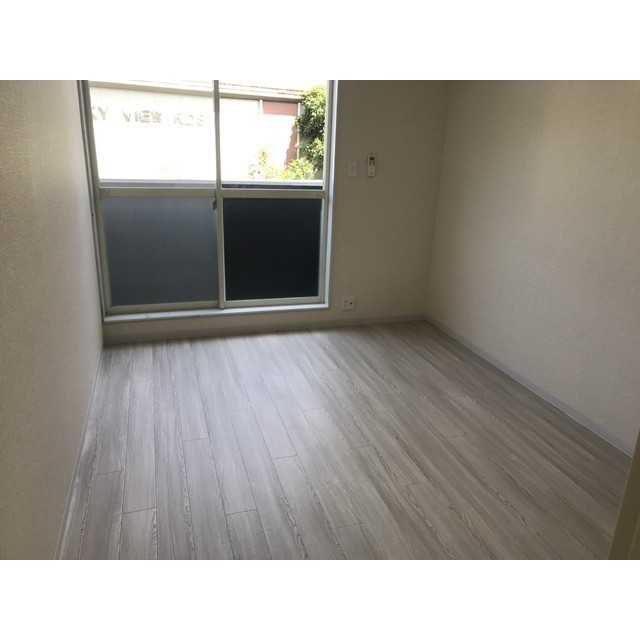 102号室
