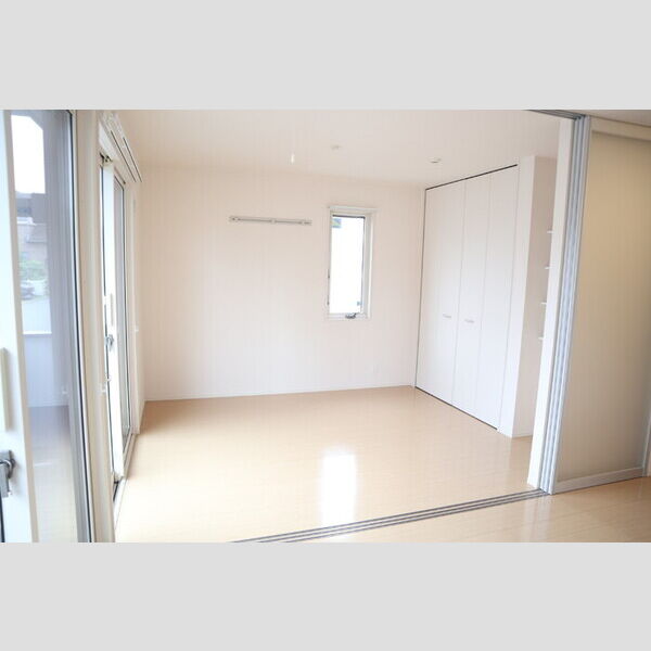 ルピナス　参番館102号室 洋室