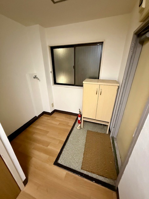 藍工房ビル 玄関