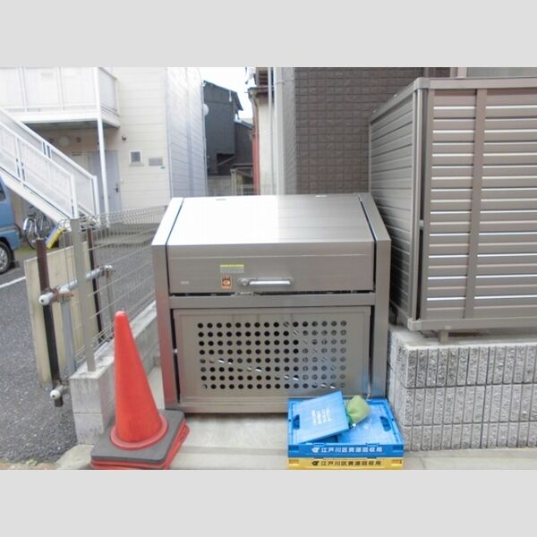 ジョワイユ ゴミ置場