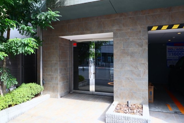 プレミアムキューブＧ上野 エントランス