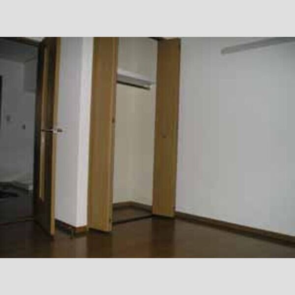 ルーデンス103号室 収納2