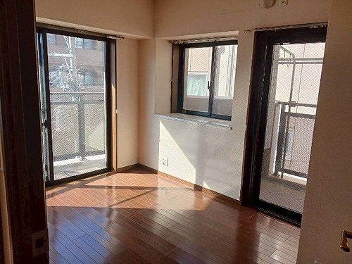 ライオンズマンション菊川リバーサイド4階 ２面採光の洋室約5.4畳　※2026.3撮影