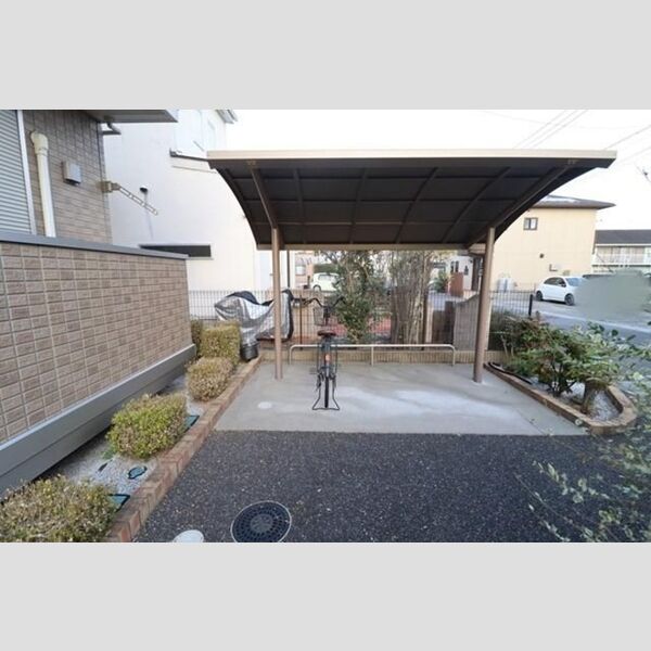 モダンヒル　弐番館102号室 駐輪場