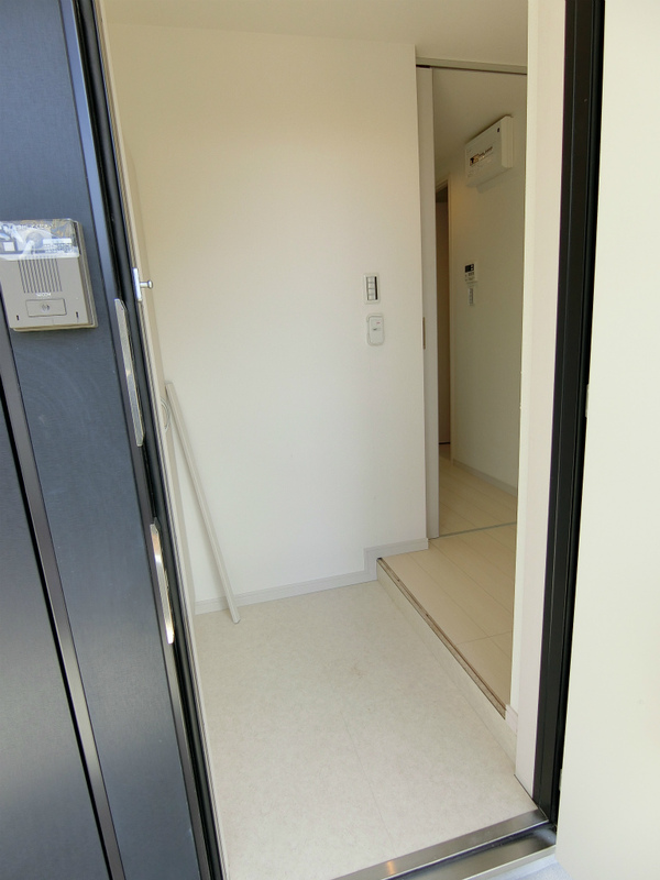 リブリ・THE SEED 日吉1階 玄関