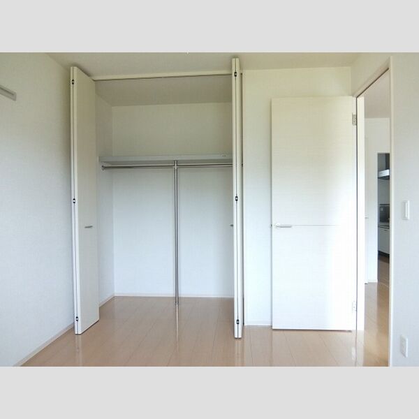 ボナールⅡ203号室 収納