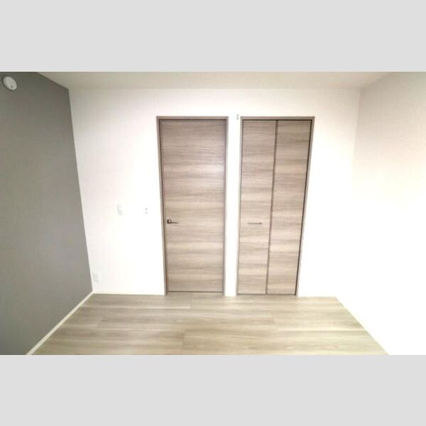 グラナーデ江戸川B102号室 洋室5.4帖