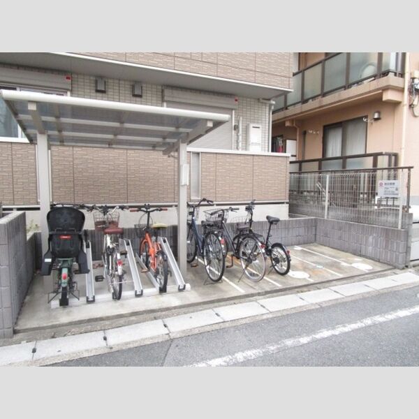 グランシャリオ 駐輪場