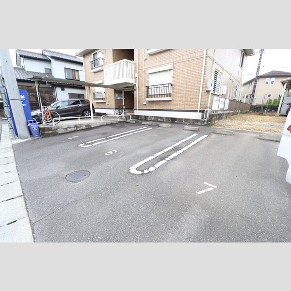 ヴァーチュー 駐車場