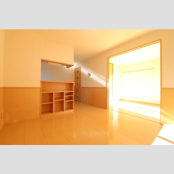 サングランデ LDKから洋室