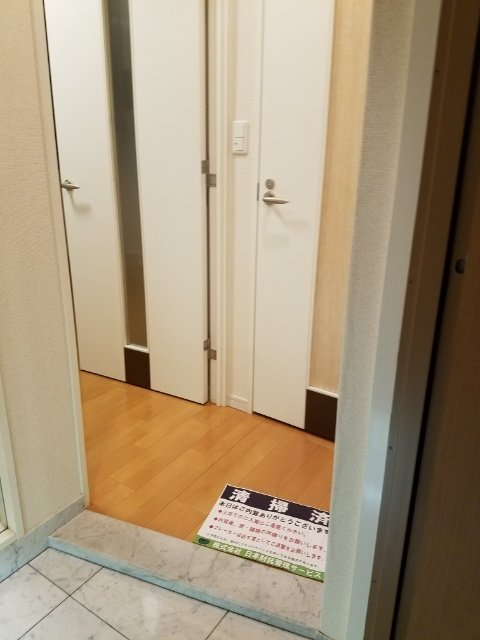 アクシルコート東中野 玄関