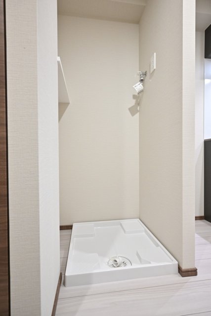 ＧＲＡＮＳＩＴＥ　ＮＡＫＡＭＥＧＵＲＯ8階 室内洗濯機置場