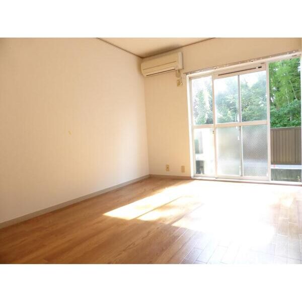 エステートピア林間II リビング