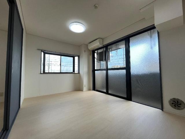 グランディール天神302号室 室内