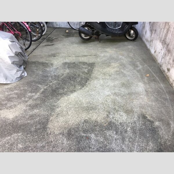 クラージュ 駐車場