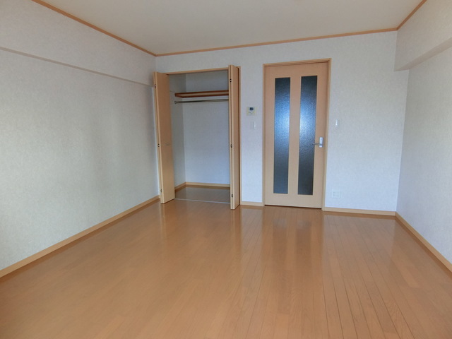 Ｄｅｍｅｕｒｅ　ＭＴＲ0401号室 リビング