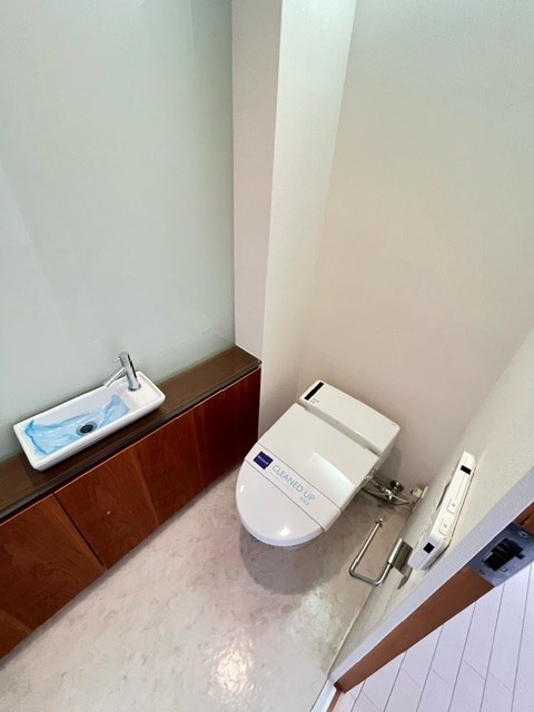 レジディア北新宿2階 トイレ