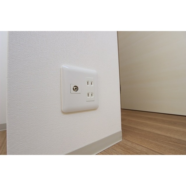 ＣＡＳＣＡＤＥ　ＳＨＩＮＭＡＣＨＩ101号室 コンセント位置